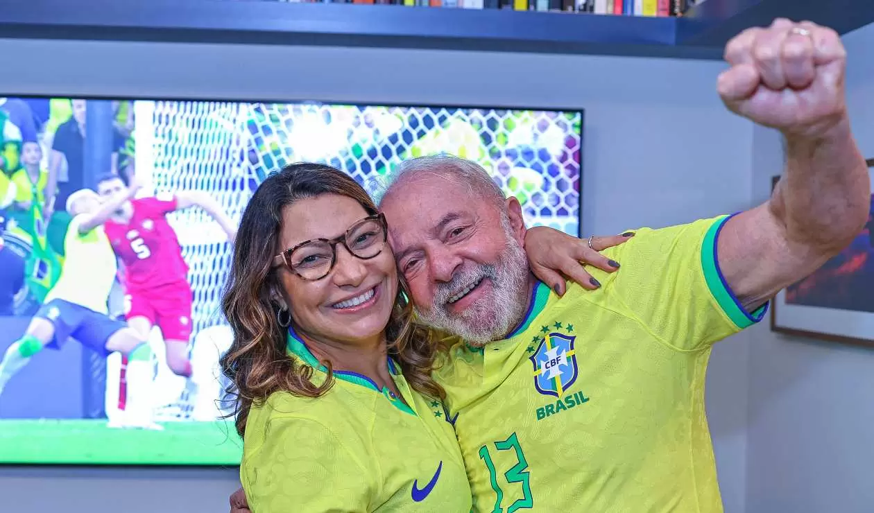 Lula da Silva con su esposa